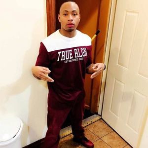 Meet your Posher, Elijah